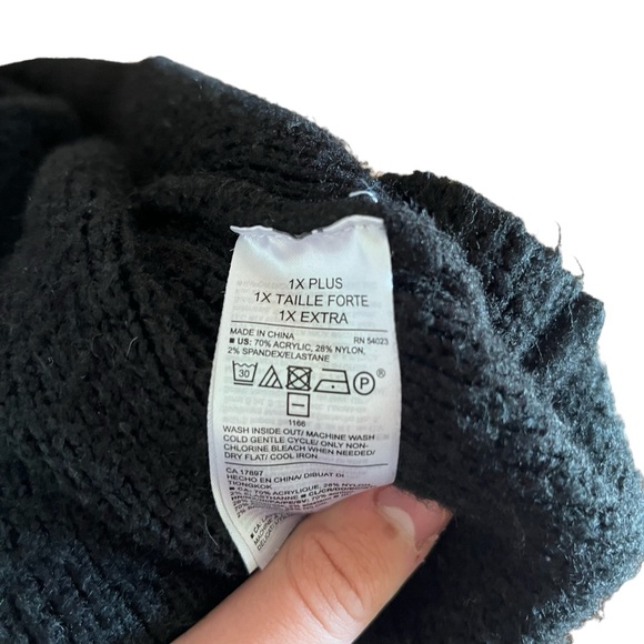 Old Navy Stretchy Black Knit Cardigan - Picture 5 of 6